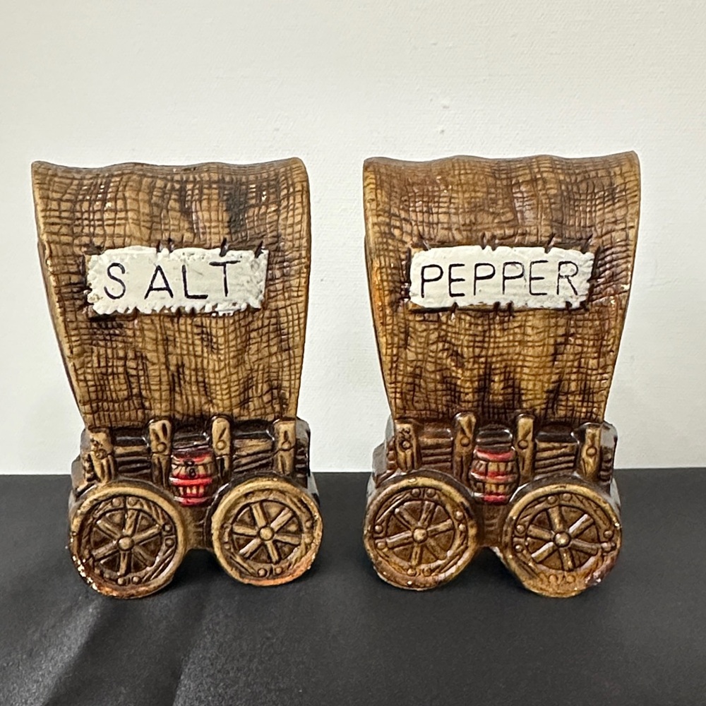 Rustic Wagon Salt & Pepper Shakers - Brown